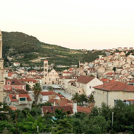 Jesliving Hvar - 2 Bedroom Elegant Apartment With Sea View In Historic Center Of Hvar Town Exterior foto