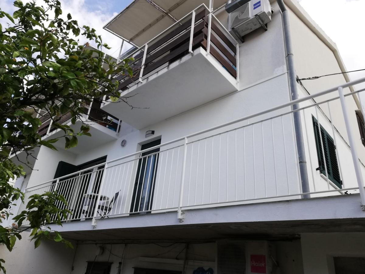 Jesliving Hvar - 2 Bedroom Elegant Apartment With Sea View In Historic Center Of Hvar Town Exterior foto
