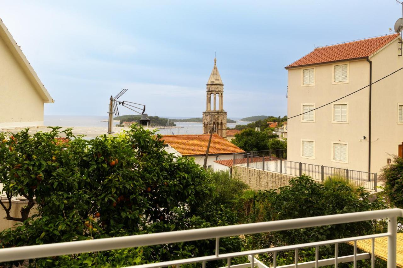 Jesliving Hvar - 2 Bedroom Elegant Apartment With Sea View In Historic Center Of Hvar Town Exterior foto