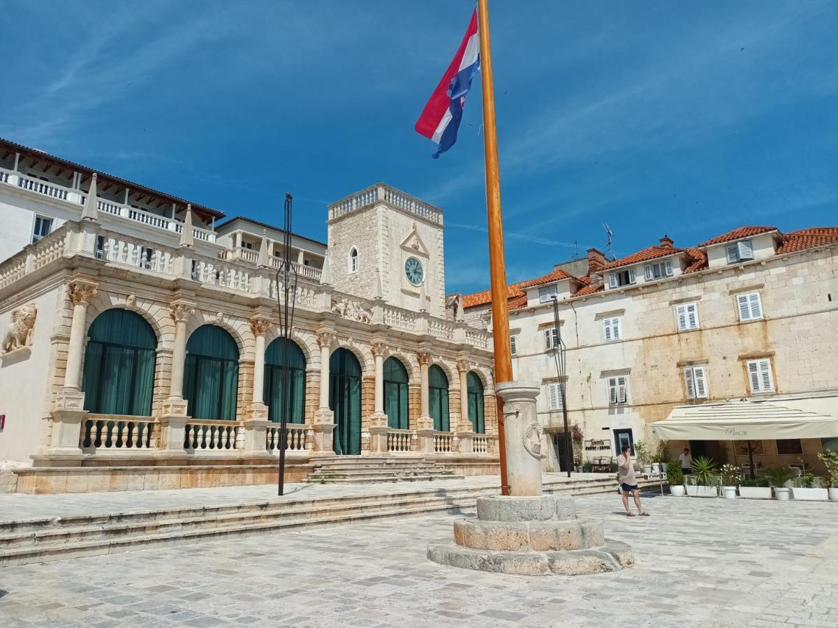 Jesliving Hvar - 2 Bedroom Elegant Apartment With Sea View In Historic Center Of Hvar Town Exterior foto